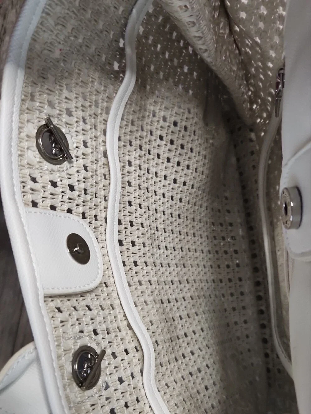 Steve Madden White Woven Tote Plastic Inside BStacy